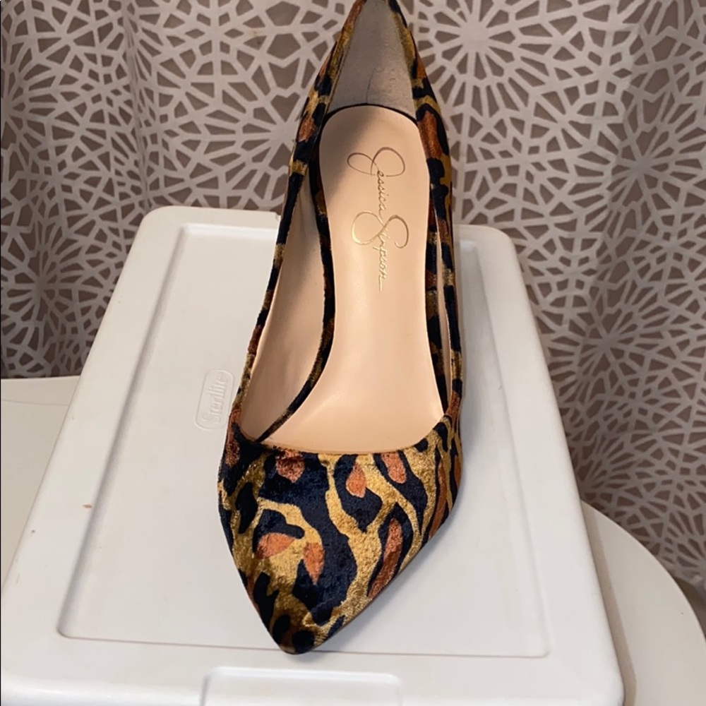 Leopard animal Velvet Heels